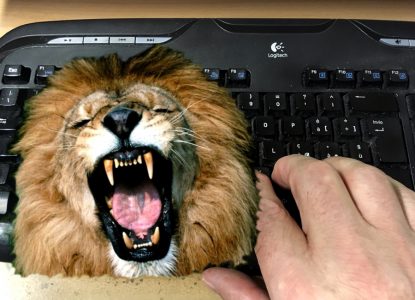Troppi leoni da tastiera sui social, andrebbero disciplinati