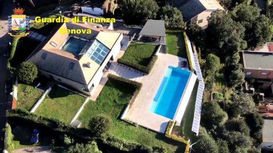 Evasione totale. Villa di lusso con piscina sequestrata a Arenzano