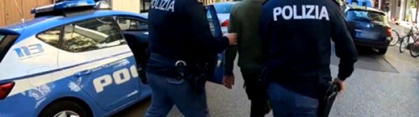 Genova cronaca breve: colpisce con pugno e mela sul viso una giovane che gli rifiuta l’accendino, denunciato