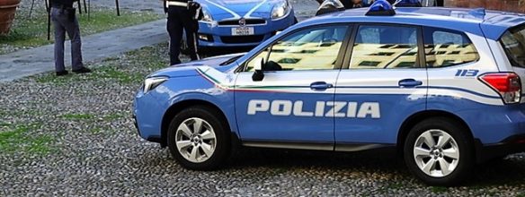 Rapina e picchia una 76enne, viene bloccata da un vicino e arrestata dalla Polizia di Genova