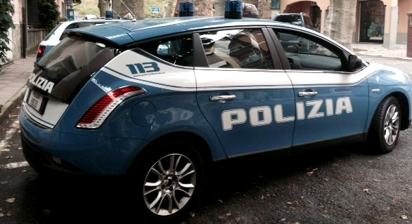 Polizia Savona arresta due 40enni con 4 etti di droga