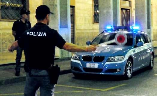 Polizia Genova. Pagano 5 euro per merce da 800, rissa sull’autobus, ancora maltrattamenti in famiglia