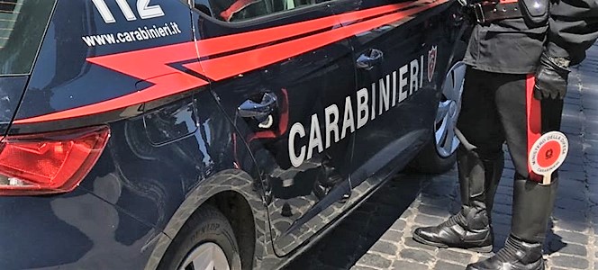 Assembramento a Cairo Montenotte senza mascherine e documenti, denunciati dai carabinieri