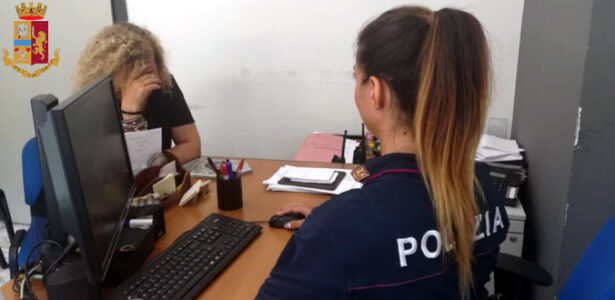 Genova, maltrattamenti in due famiglie, paga 7 prende 54, finto poliziotto al mare