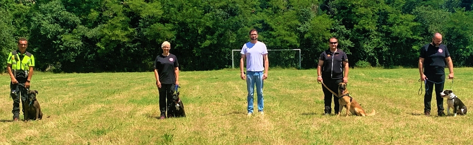 Il Gruppo Cinofilo Liguria specializzata in tecniche di soccorso si trova sul campo di Garlenda