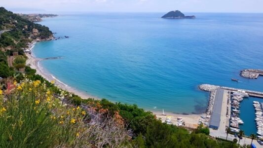 Alassio fase 3, è uscito il nuovo protocollo per “andare al mare”, anche l’app posti liberi