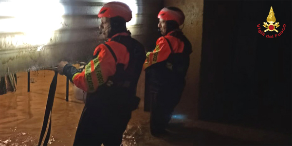 Genova maltempo, interventi dei Vigili del fuoco, salvate due persone a San Quirico e Cornigliano