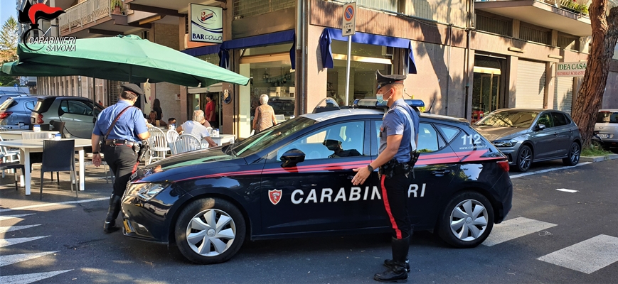 Per gelosia era zompato con l’auto in un bar di Albenga e finito in carcere, ora si scopre che la patente era pure falsa