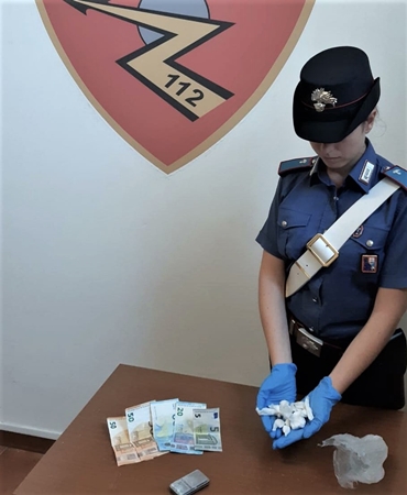 Sarzana. “Andiamo a vedere le stelle cadenti”, ma ad aspettarli un pusher con 24 gr. di cocaina, arrestato