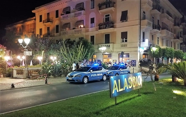 I sindaci della Riviera “limitano” l’alcool mentre proseguono i controlli notturni della Polizia