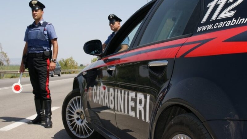 Vuole il parcheggio, scende dall’auto e a mazzate manda l’altro al pronto soccorso, denunciato un 48enne alessandrino