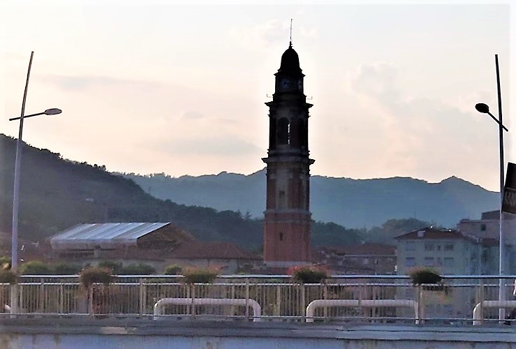 Cairo Montenotte, il tetto della Chiesa di San Lorenzo è ora coperto per un inverno sicuro