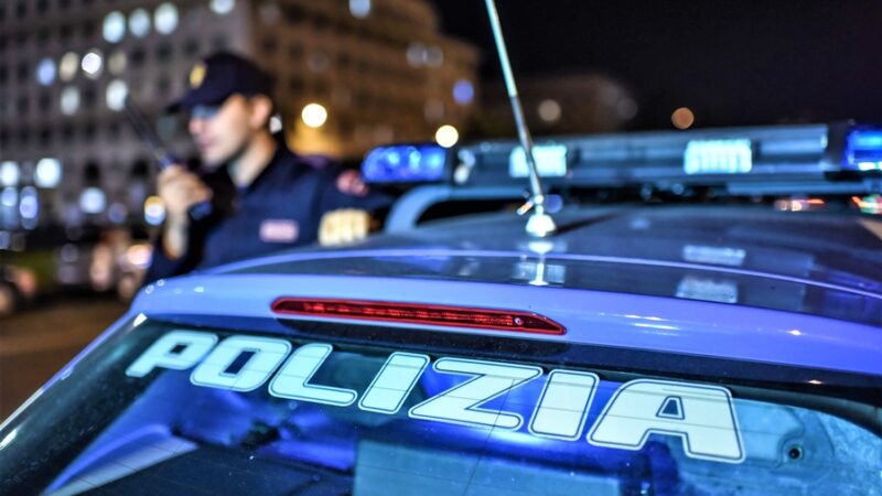 Savona. Servizi Polizia in centro: Stazione, piazza del Popolo, via delle Trincee. Padre e figlio denunciati