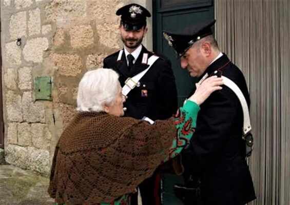 Anziani liguri fra i più colpiti dai reati. Consigli dai Carabinieri di Savona