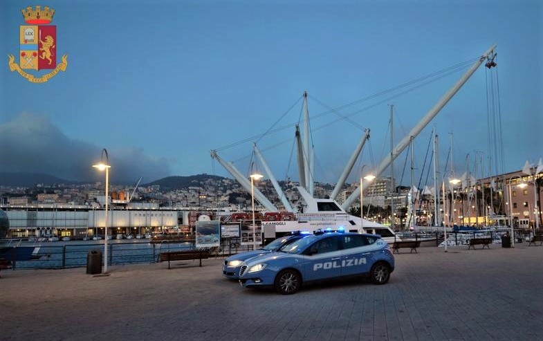 Rincorre il ladro ma viene colpito con un calcio, arrestato 22enne