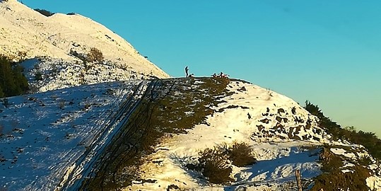 Impennate sui sentieri Alta Via dei Monti Liguria, beccati e sanzionati motocrossisti nello spezzino