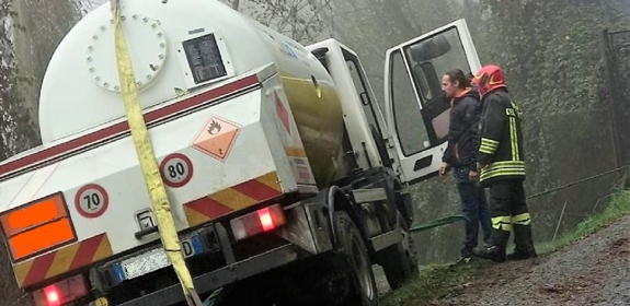 Interventi dei Vigili del fuoco di Genova e Spezia per due incidenti