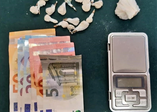 Pusher 31enne beccato con 21 dosi di eroina dai carabinieri di Sanremo, arrestato