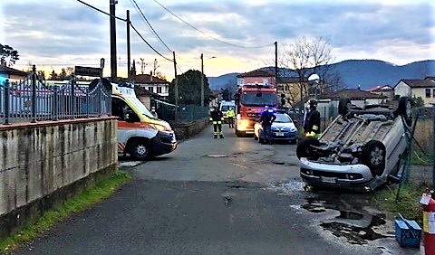 Servizi prenatalizi di Carabinieri e  Polizia di La Spezia, incidenti stradali in 7 sulla Panda