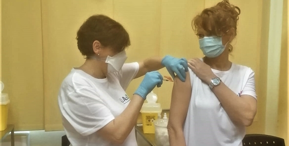 Savona, parte la vaccinazione over 80 e altre categorie