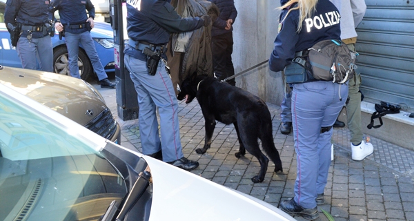 Sfruttamento prostituzione e spaccio, arresti nel savonese