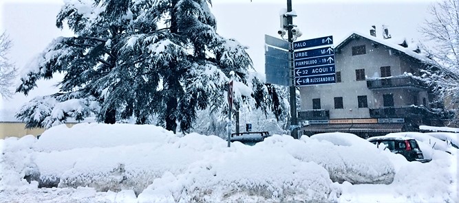 Sassello sotto la neve: dai 60 cm in Centro al metro sul Beigua