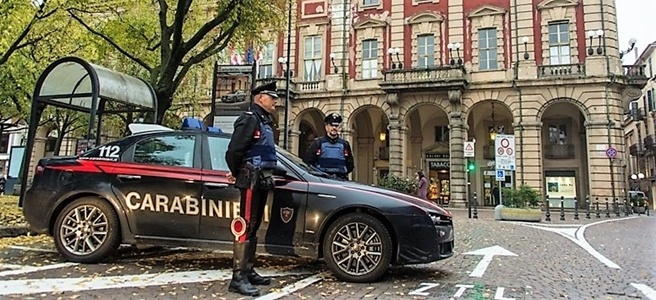 Blitz Carabinieri Alessandria, 5 denunciati “lavo e cucio”