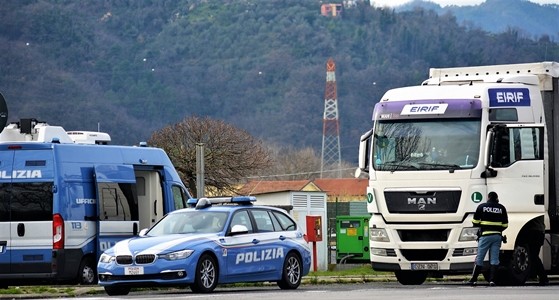 Scali Savona e Genova, aumentano i controlli della Stradale su trasporti eccezionali