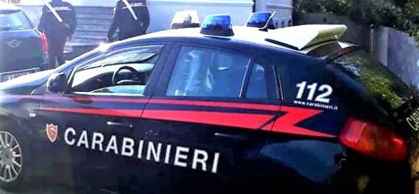 Savona, va in caserma per il passaporto ma è ricercato, arrestato