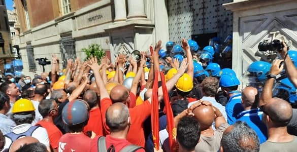 Ex-Ilva tensioni tra manifestanti e Forze dell’Ordine tra cui 8 feriti