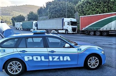 Varazze, con 4,2 g/l nel sangue guida un mezzo pesante sulla A10