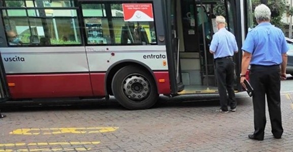 Tpl Linea Savona pugno duro contro i furbetti, tornano i controllori sui bus