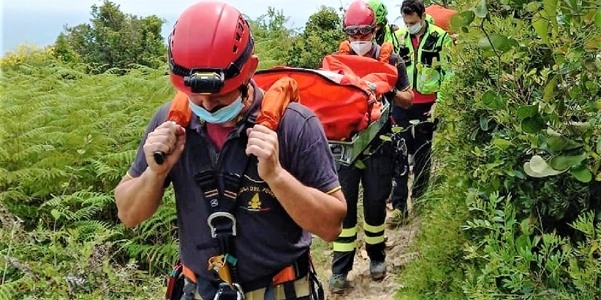 Vigili del fuoco impegnati in tre soccorsi tra Palmaria e Cinqueterre