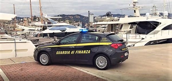 Liguria, la Finanza smaschera frode fiscale nel settore cantieristica navale