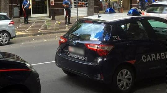 Arrestato 25enne in piazza del Popolo a Savona, minacce ai carabinieri