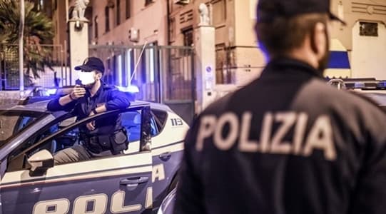 Botte alla compagna in strada a Cornigliano, denunciato e allontanato