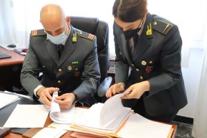 Gdf genova merce cinese transitava dalla thailandia