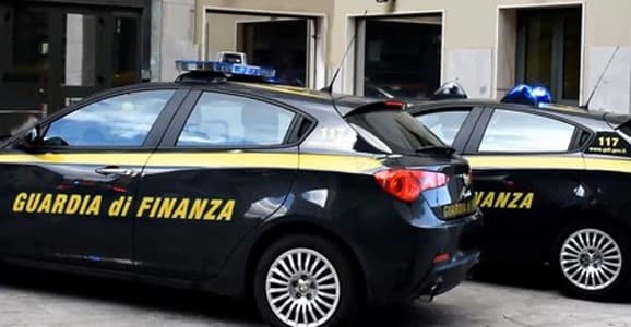 Truffa fondi Covid e bancarotta, arrestato commercialista di Asti