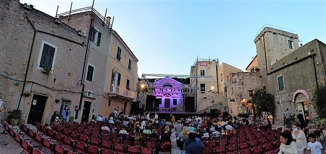 Borgio Verezzi 11 prime nazionali su 13 spettacoli, successo al 55° Festival