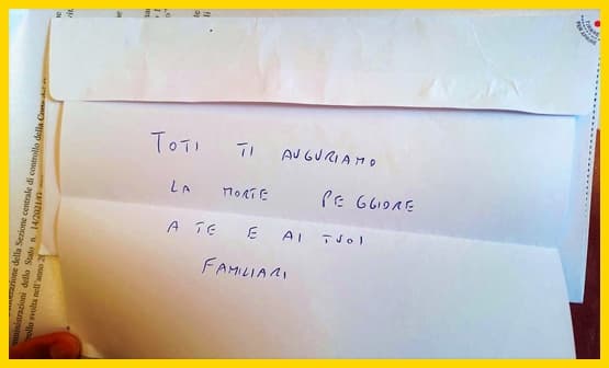 Un augurio di morte per il presidente ligure Toti e i suoi familiari