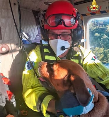 Elicottero Drago soccorre giovane e cane dispersi alle Faie di Varazze