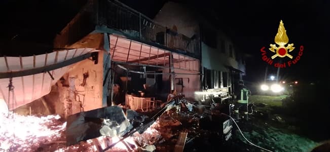 Incendio nella notte in una abitazione di anziani a Pontedecimo