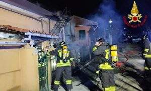 Genova 1 due incendi spenti dai Vigili del fuoco