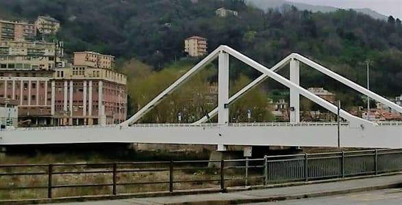Incidente mortale a Bolzaneto scontro ciclista e mezzo pesante
