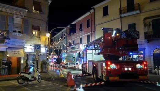 Incendio residenza per anziani a Sarzana, ospiti tutti illesi