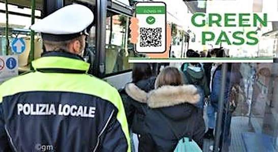 Scuolabus studenti oltre 12 anni con green pass rafforzato a Albisola Superiore