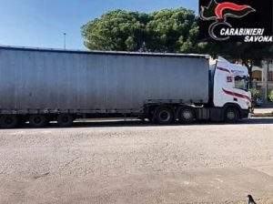 Vado 1 Ligure migranti su camion