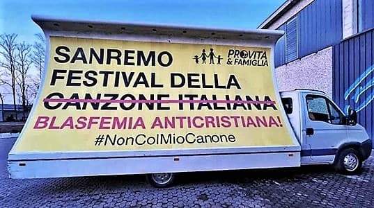 Bloccati e multati camion contro il battesimo blasfemo di Achille Lauro al Festival