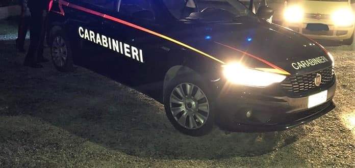 Savona, si scaglia contro la madre e poi verso i carabinieri, arrestato