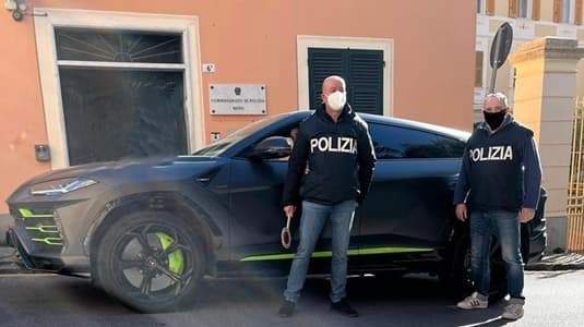 Compra Lamborghini senza pagarla e cerca di rivenderla, preso a Nervi